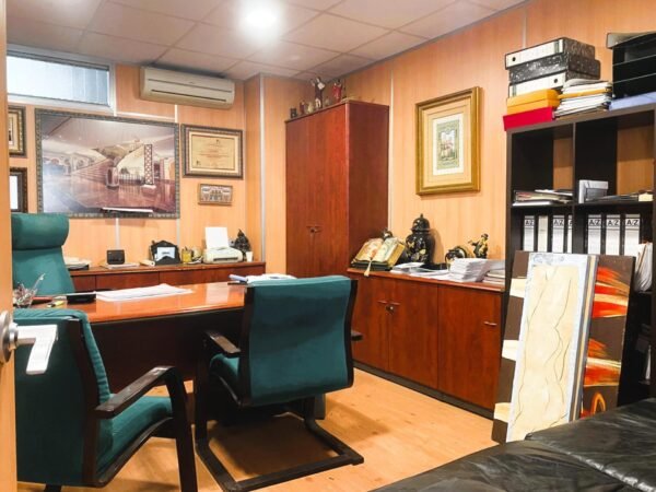 REDEFINE LA ESCENA EMPRESARIAL EN ALBAL CON TU NUEVO LOCAL COMERCIAL