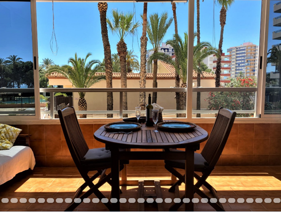 Luminoso piso con vistas al mar en la playa El Raco